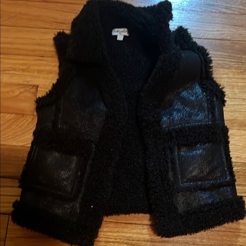 Black Fuzzy Vest with Pockets kids 3t